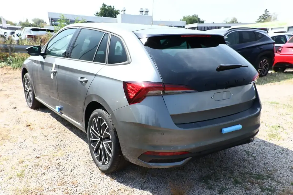 Neu Skoda Scala Monte Carlo 150 PS (110 kW) 2026 Stahlgrau Kleinwagen