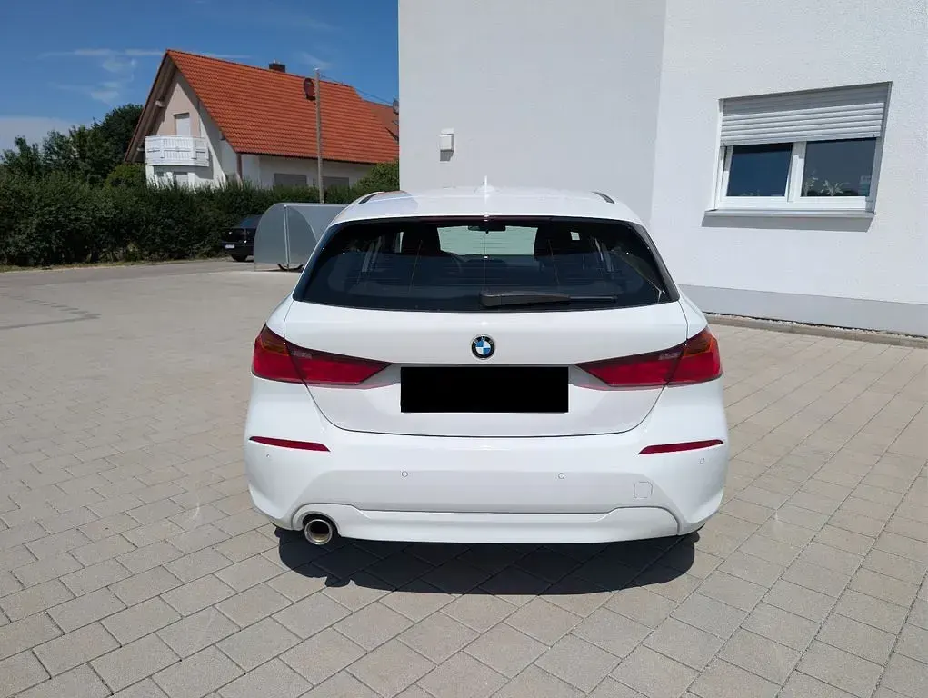 Gebraucht BMW 118 Advantage 140 PS (102 kW) 2020 Weiß Limousine