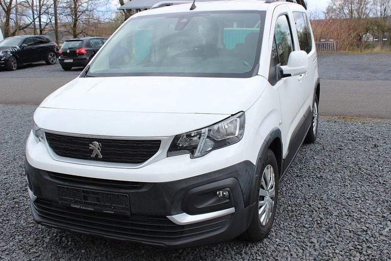 Gebraucht Peugeot Rifter Active 131 PS (96 kW) 2019 Weiß Van / Kleinbus