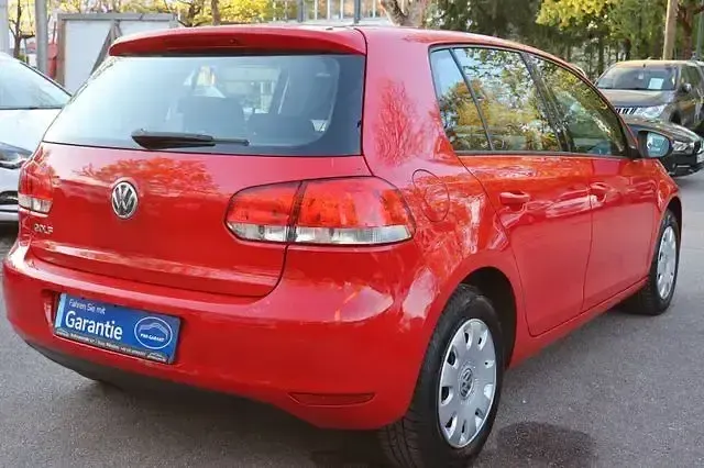 Gebraucht VW Golf VI Trendline 86 PS (63 kW) 2010 Rot Kleinwagen