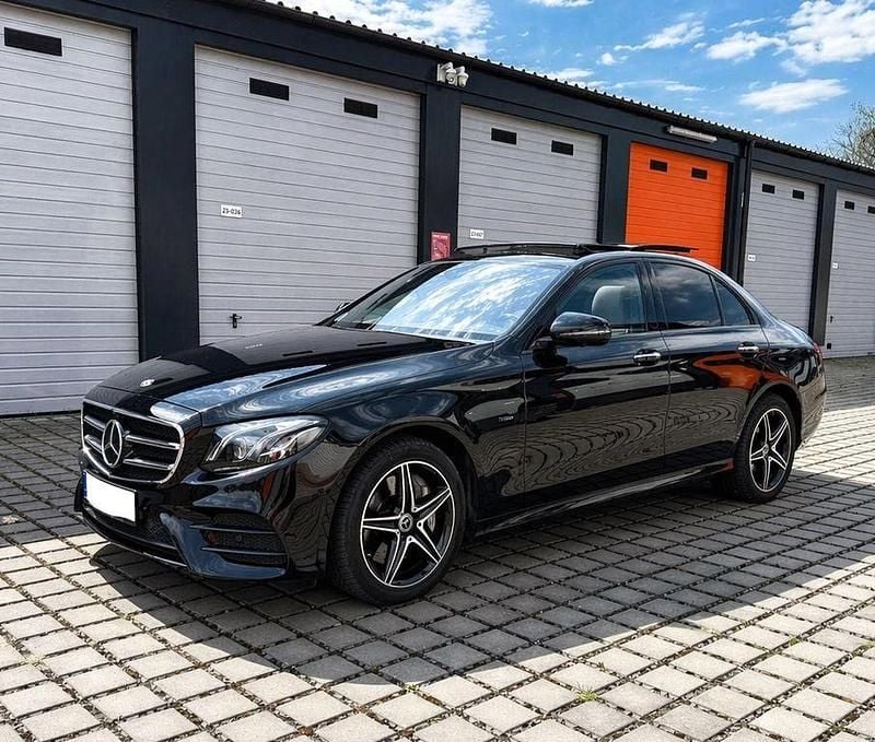 Gebraucht Mercedes E300 AMG 306 PS (225 kW) 2019 Schwarz Limousine