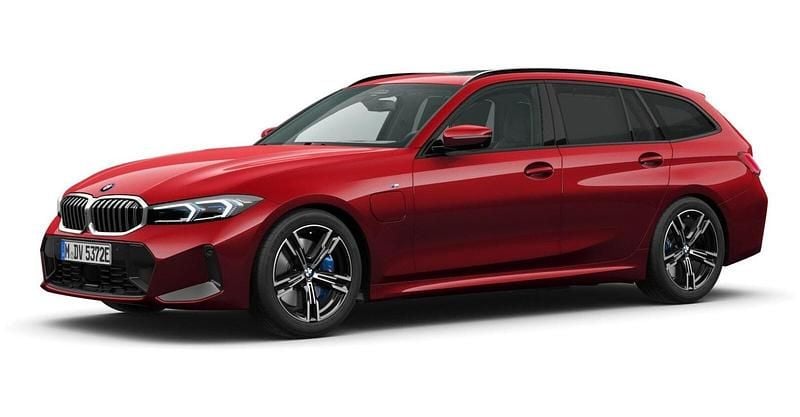 Rot Gebraucht 2024 BMW 330e Comfort Edition Kombi | 50.362 € (Teuer) - Bild 1/4