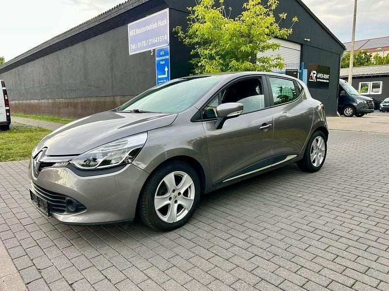 Grau Gebraucht 2014 Renault Clio IV Dynamique Limousine | 9.300 € (Fairer Preis) - Bild 1/4