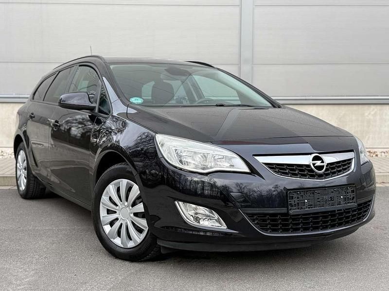 Gebraucht Opel Astra 110 PS (80 kW) 2011 Saphirschwarz mineraleffekt Kombi