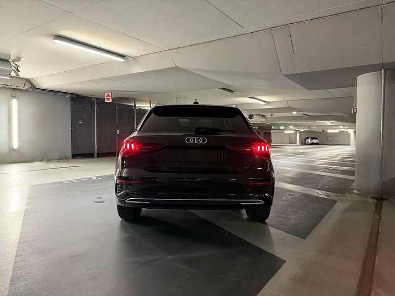 Second-hand Audi A3 Advanced 204 CP (150 kW) 2021 Negru Berlinǎ