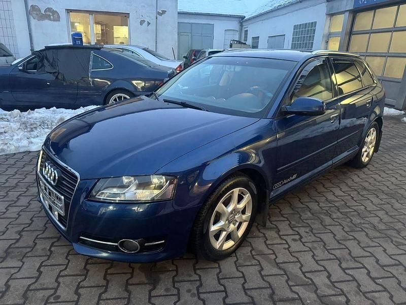 Gebraucht Audi A3 Attraction 90 PS (66 kW) 2012 Blau Limousine