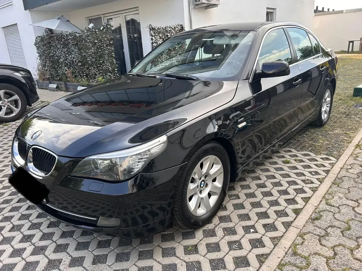 Gebraucht BMW 520 163 PS (119 kW) 2009 Schwarz Limousine