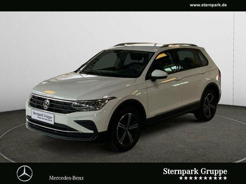 Weiss Gebraucht 2022 VW Tiguan Active SUV | 23.900 € (Guter Preis) - Bild 1/4
