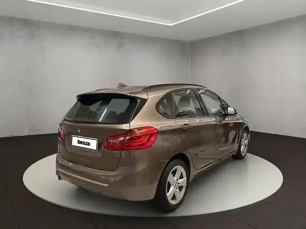 Gebraucht BMW 218 Luxury Line 140 PS (102 kW) 2019 Jucarobeige metallic Van / Kleinbus