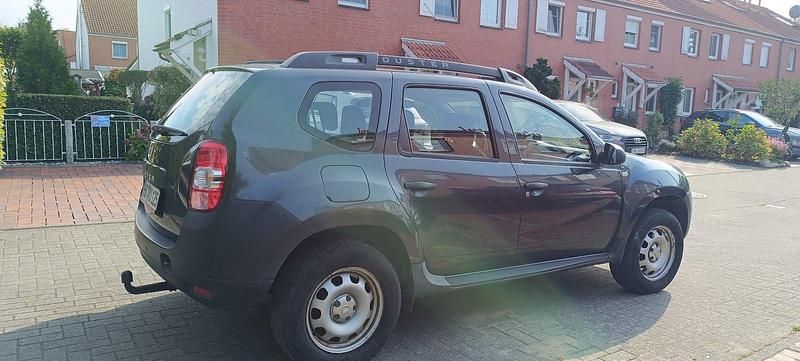 Grau Gebraucht 2015 Dacia Duster SUV | 7.000 € (Guter Preis) - Bild 1/4