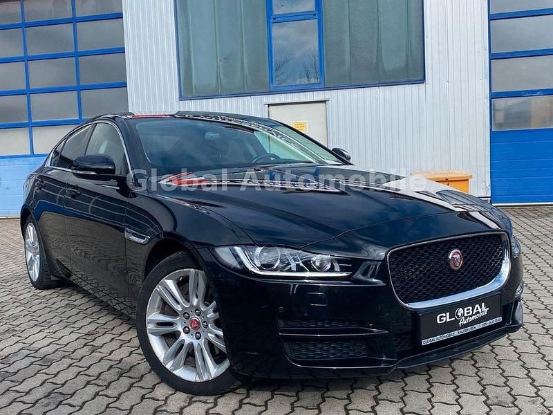 Gebraucht Jaguar XE Prestige 179 PS (131 kW) 2017 Schwarz Limousine
