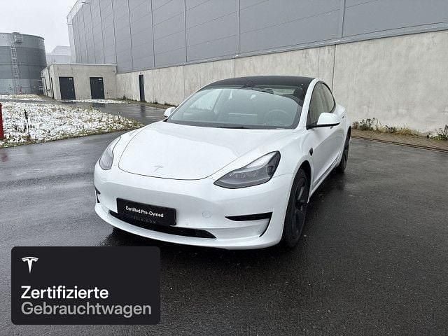 Weiß Gebraucht 2021 Tesla Model 3 RWD Limousine | 24.700 € (Fairer Preis) - Bild 1/4