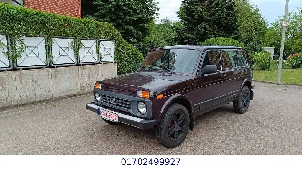 Gebraucht Lada Urban 83 PS (61 kW) 2019 Violett SUV