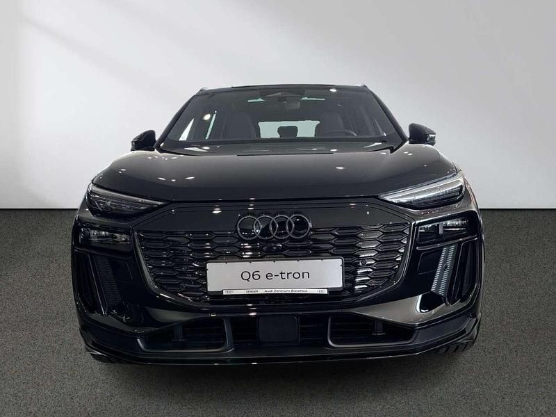 Neu Audi Q6 e-tron Performance 225 kW (306 PS) 2026 Mythosschwarz SUV