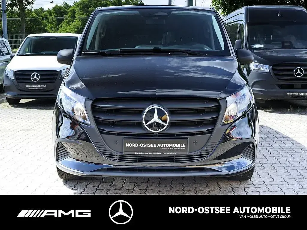 Gebraucht Mercedes Vito 163 PS (119 kW) 2025 Schwarz Van