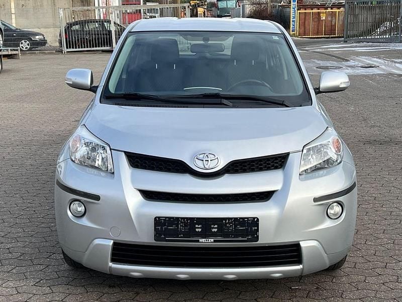 Gebraucht Toyota Urban Cruiser 101 PS (74 kW) 2011 Silber Limousine