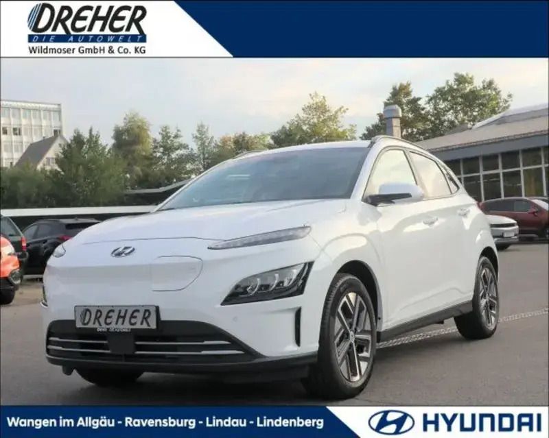 Serenity white Gebraucht 2024 Hyundai Kona Advantage SUV | 24.690 € (Etwas zu teuer) - Bild 1/4