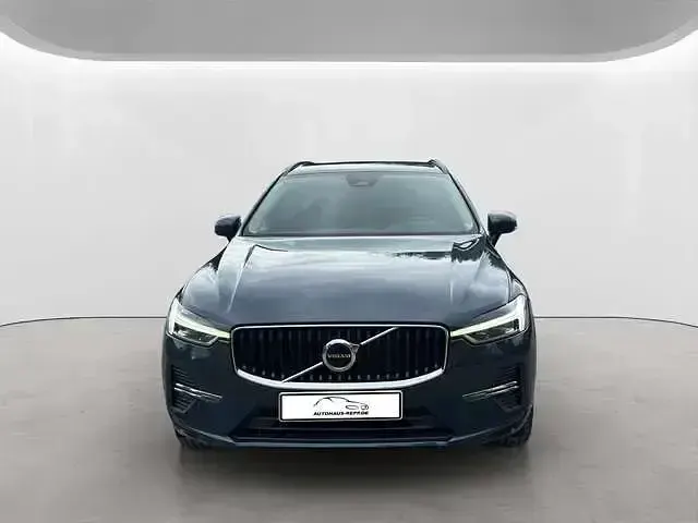 Gebraucht Volvo XC60 Core 197 PS (144 kW) 2022 Blau SUV