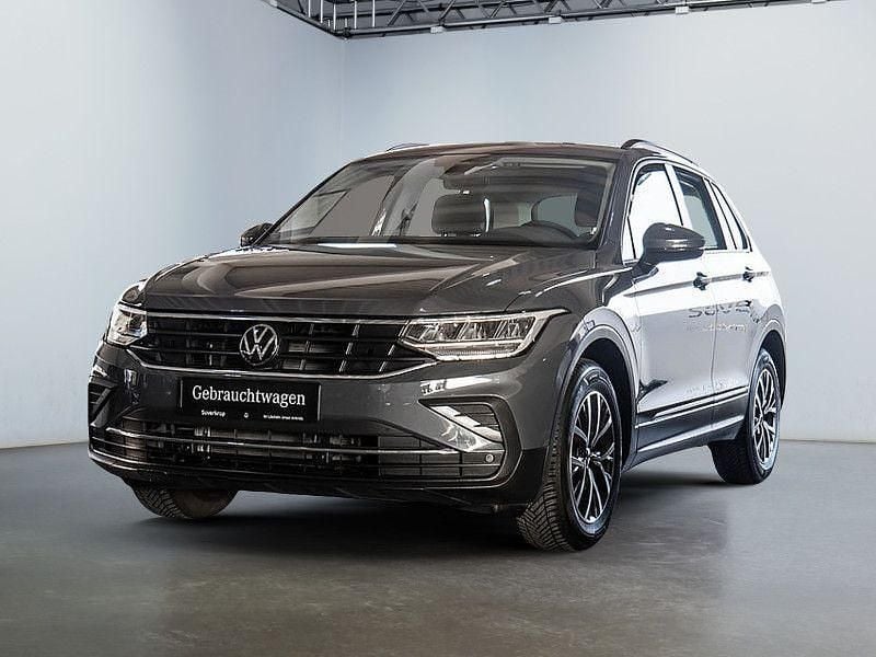 Gebraucht VW Tiguan Life 150 PS (110 kW) 2023 Grau SUV