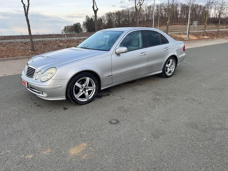 Gebraucht Mercedes E240 Avantgarde 177 PS (130 kW) 2003 Grau Limousine
