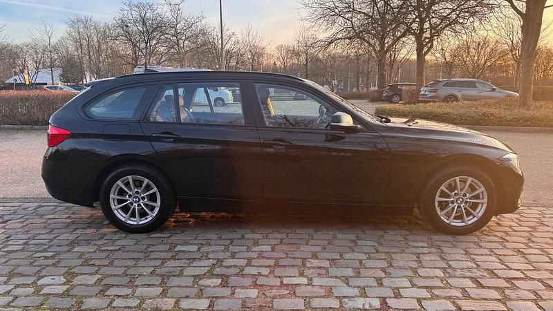 Gebraucht BMW 318 136 PS (100 kW) 2018 Schwarz Kombi