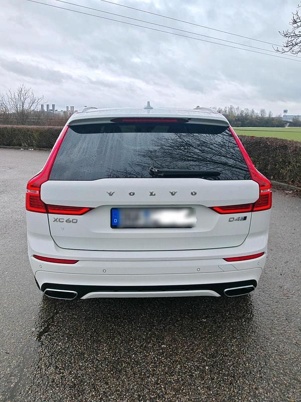 Gebraucht Volvo XC60 190 PS (139 kW) 2017 Weiß SUV