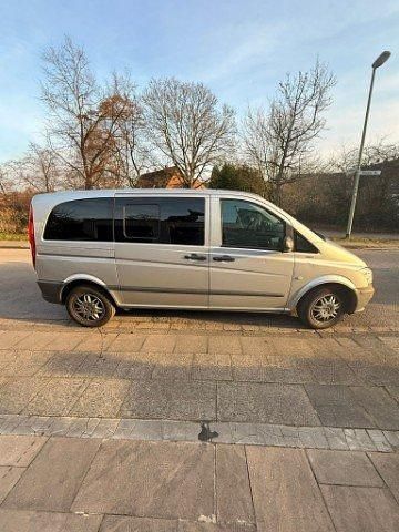 Gebraucht Mercedes Viano 160 PS (117 kW) 2012 Silber Van / Kleinbus