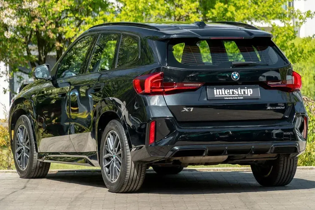 Gebraucht BMW X1 M Sport 163 PS (119 kW) 2025 Schwarz SUV