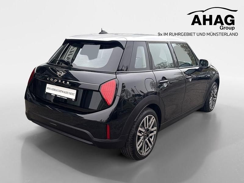 Second-hand Mini Cooper 156 CP (114 kW) 2025 Negru Hatchback