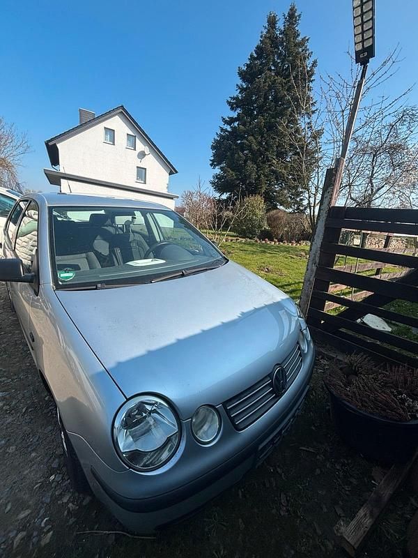 Gebraucht VW Polo 63 PS (46 kW) 2003 Silber Kleinwagen