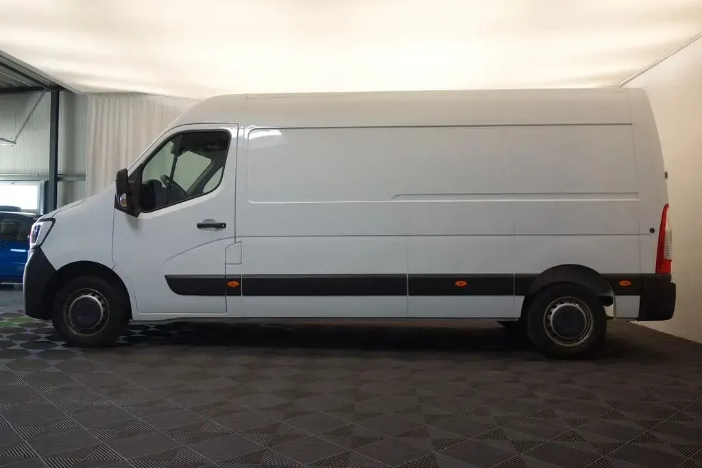 Gebraucht Renault Master 150 PS (110 kW) 2024 Weiß Van / Kleinbus