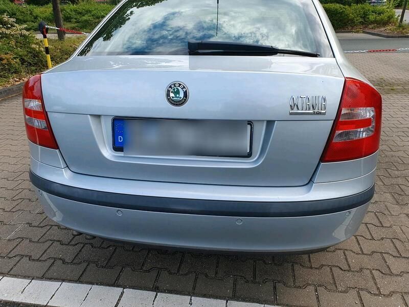 Silber Gebraucht 2008 Skoda Octavia Limousine | 3.200 € - Bild 1/4