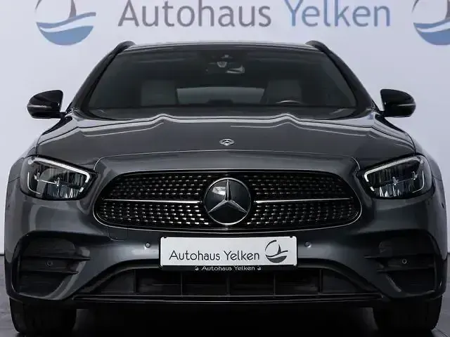Gebraucht Mercedes E300 AMG line 306 PS (225 kW) 2023 Grau Limousine