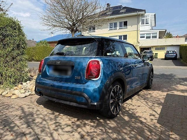 Käytetty Mini ONE Classic 102 HP (75 kW) 2022 Sininen Viistoperä