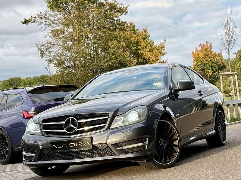 Grau Gebraucht 2013 Mercedes C250 AMG Coupé | 13.490 € (Fairer Preis) - Bild 1/4