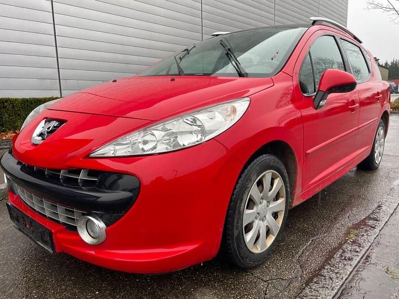 Rot Gebraucht 2008 Peugeot 207 Tendance Kombi | 2.690 € (Guter Preis) - Bild 1/4
