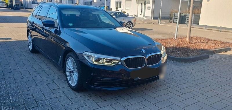 Gebraucht BMW 530 Sport Line 265 PS (194 kW) 2019 Blau Kombi