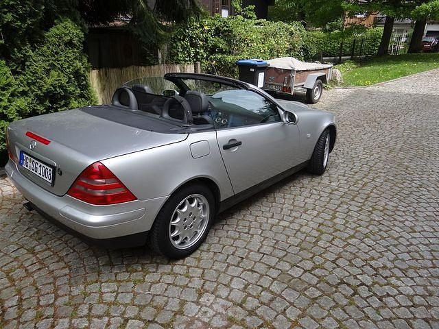 Gebraucht Mercedes SLK230 193 PS (141 kW) 1997 Silber metallic Cabrio