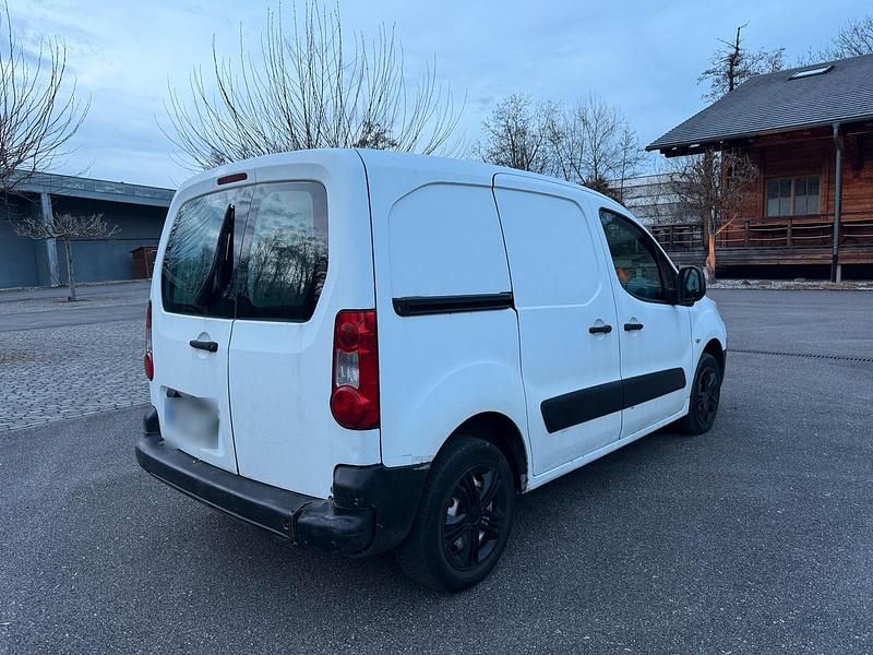 Gebraucht Peugeot Partner 90 PS (66 kW) 2008 Weiß Van / Kleinbus