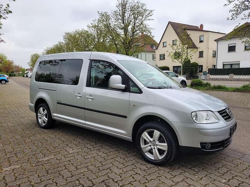 Gebraucht VW Caddy Maxi Life Team 109 PS (80 kW) 2010 Reflexsilber metallic Van / Kleinbus