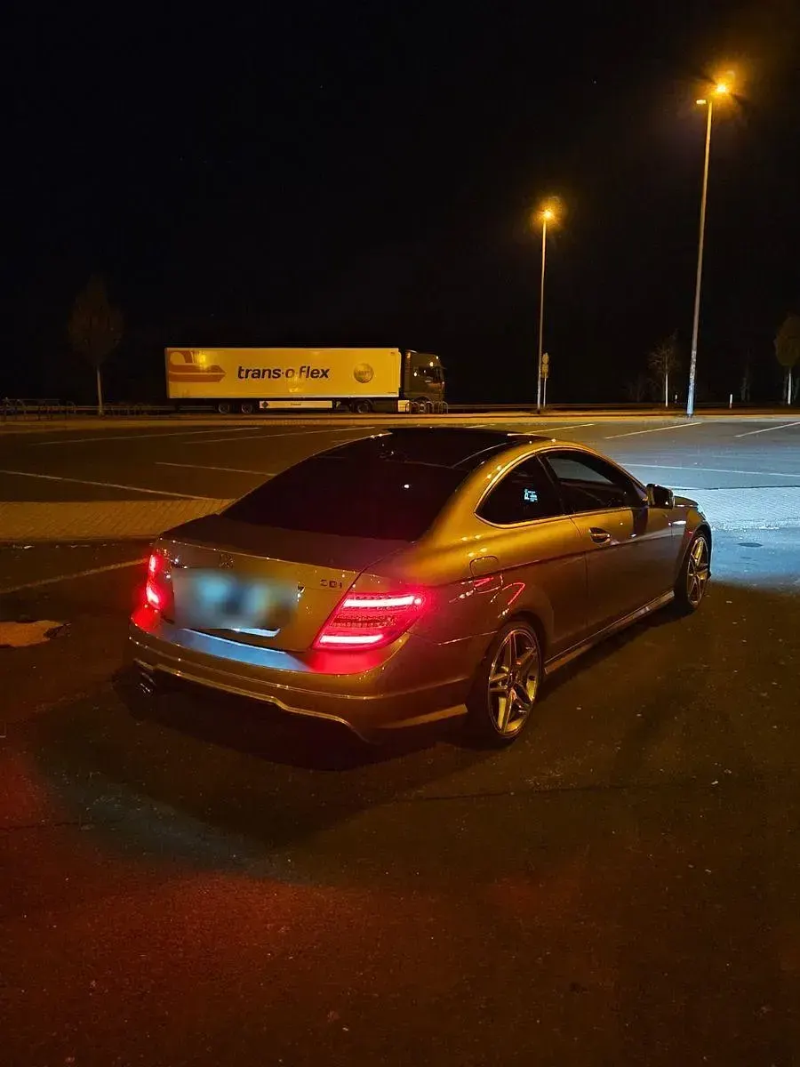 Gebraucht Mercedes C250 204 PS (150 kW) 2011 Silber Coupé