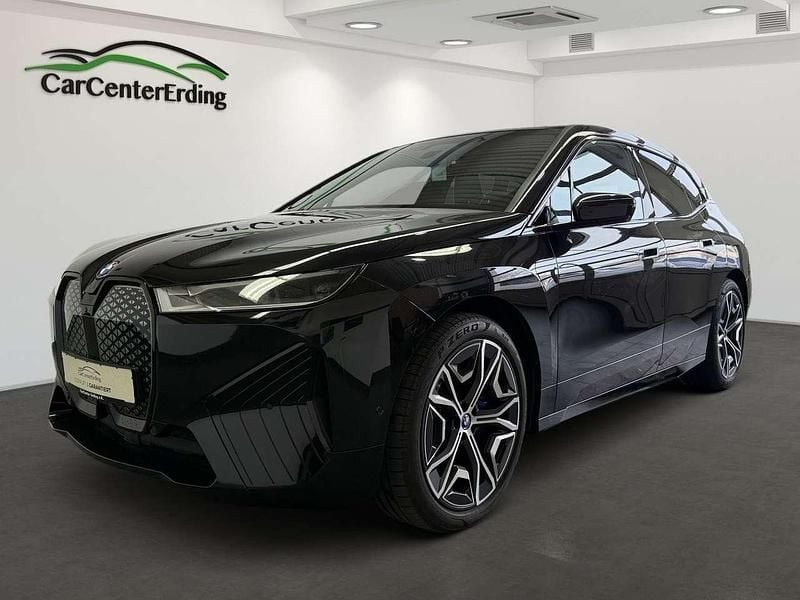 Saphirschwarz Gebraucht 2023 BMW iX Sport Line SUV | 59.990 € (Fairer Preis) - Bild 1/4