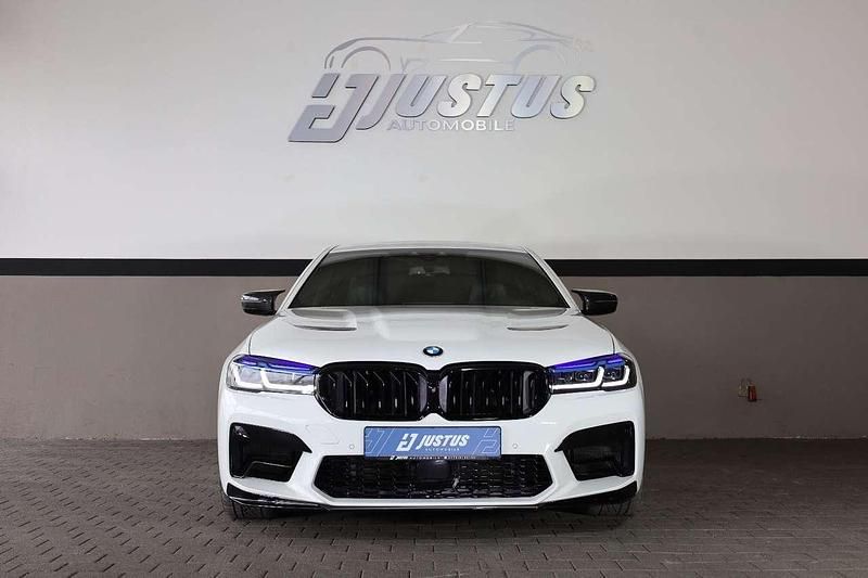 Gebraucht BMW 550 462 PS (339 kW) 2019 Alpinweiß iii (300) Limousine