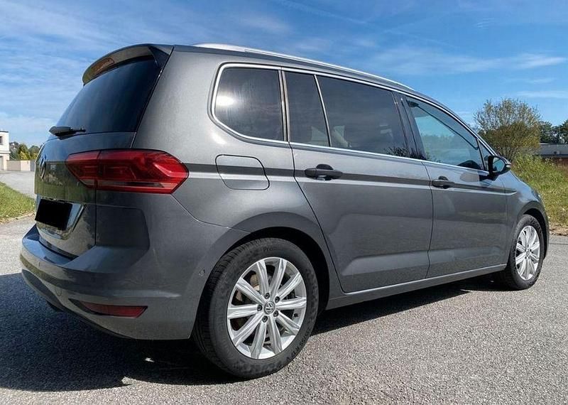 Gebraucht VW Touran Highline 179 PS (131 kW) 2016 Grau Van / Kleinbus