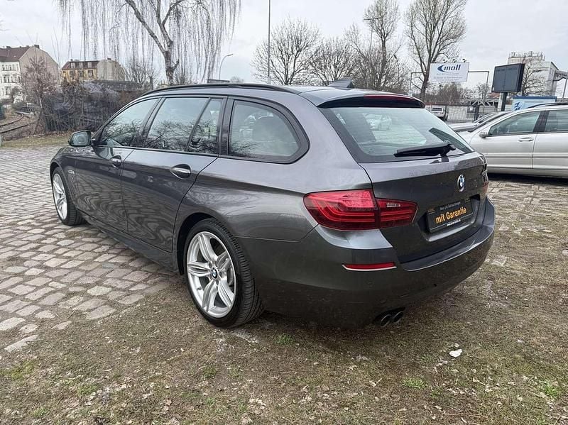 Gebraucht BMW 520 190 PS (139 kW) 2016 Mineralgrau metallic Kombi