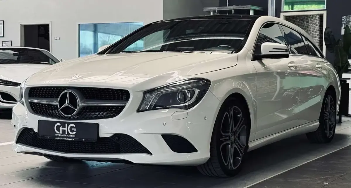 Gebraucht Mercedes CLA180 122 PS (89 kW) 2015 Calcitweiss  unilack Coupé