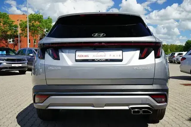 Neu Hyundai Tucson 150 PS (110 kW) 2026 Silber SUV