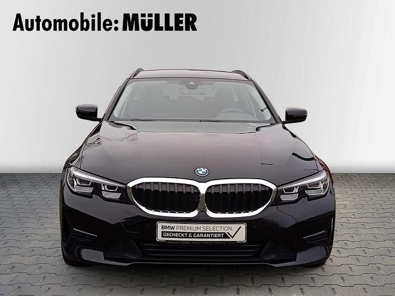 Gebraucht BMW 320e Advantage 163 PS (119 kW) 2022 Schwarz Kombi