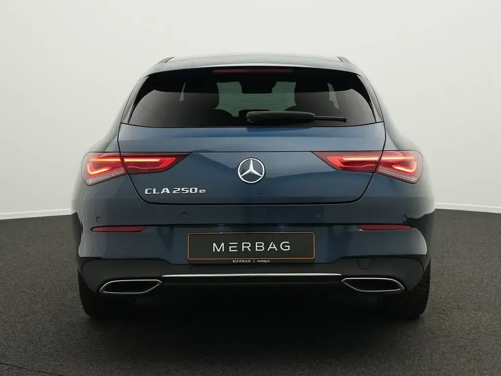 Gebraucht Mercedes CLA250e 160 PS (117 kW) 2023 Blau Coupé