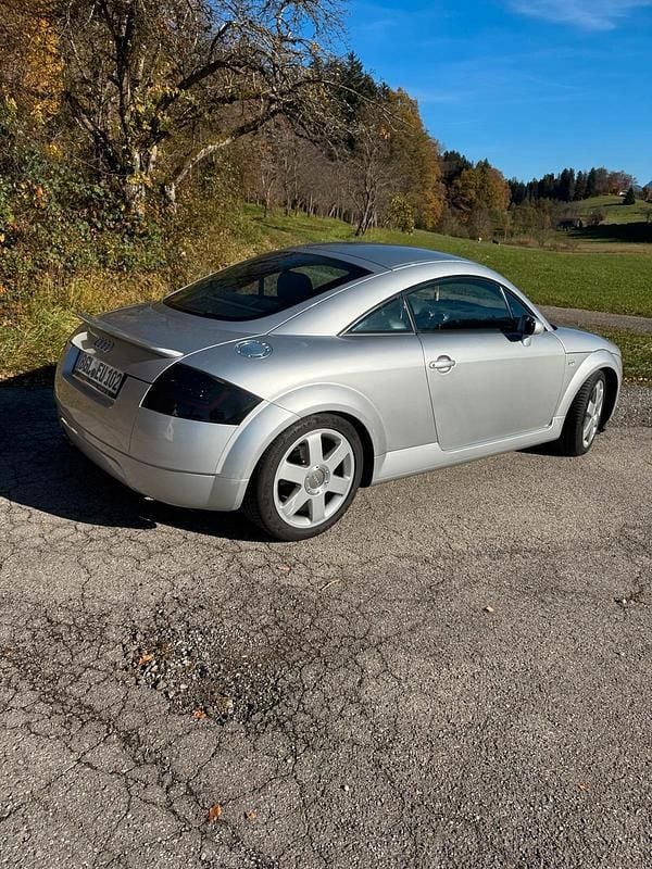 Second-hand Audi TT 179 CP (131 kW) 1999 Argintiu Coupe